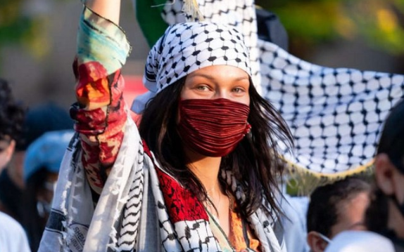 Bella Hadid: como a modelo está dando visibilidade para a guerra na Palestina através da moda
